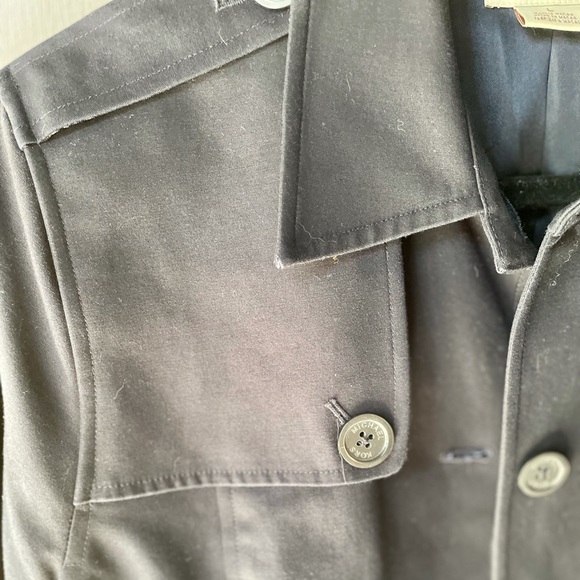 Very gently worn Michael Kors cropped jacket. - Picture 2 of 10